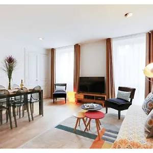 Centre - At Apartment